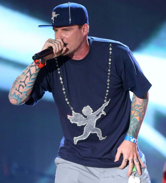 Vanilla Ice Halftime Texans-Titans, Vanilla Ice Performance Halftime Texans-Titans, Vanilla Ice Performance Texans-Titans