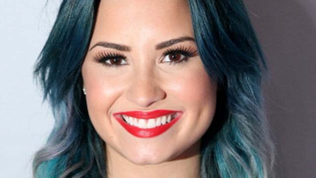 demi lovato gay pride, demi lovato ny pride dance, demi lovato gay pride parade