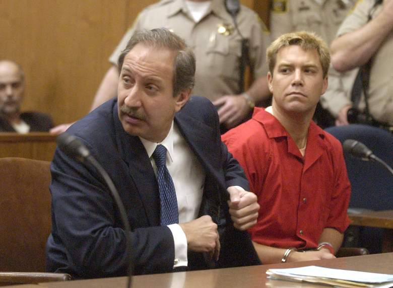 MODESTO, CA - MAY 2:  Scott Peterson (R) appears with his new attorney Mark Geragos in Stanislaus Superior Court during a change of attorney hearing May 2, 2003, in Modesto, Calif. Prominent Los Angeles defense attorney  Geragos announced May 2 he would defend Peterson,  accused of murdering his wife and unborn son. (Photo by Al Golub-POOL/Getty Images)