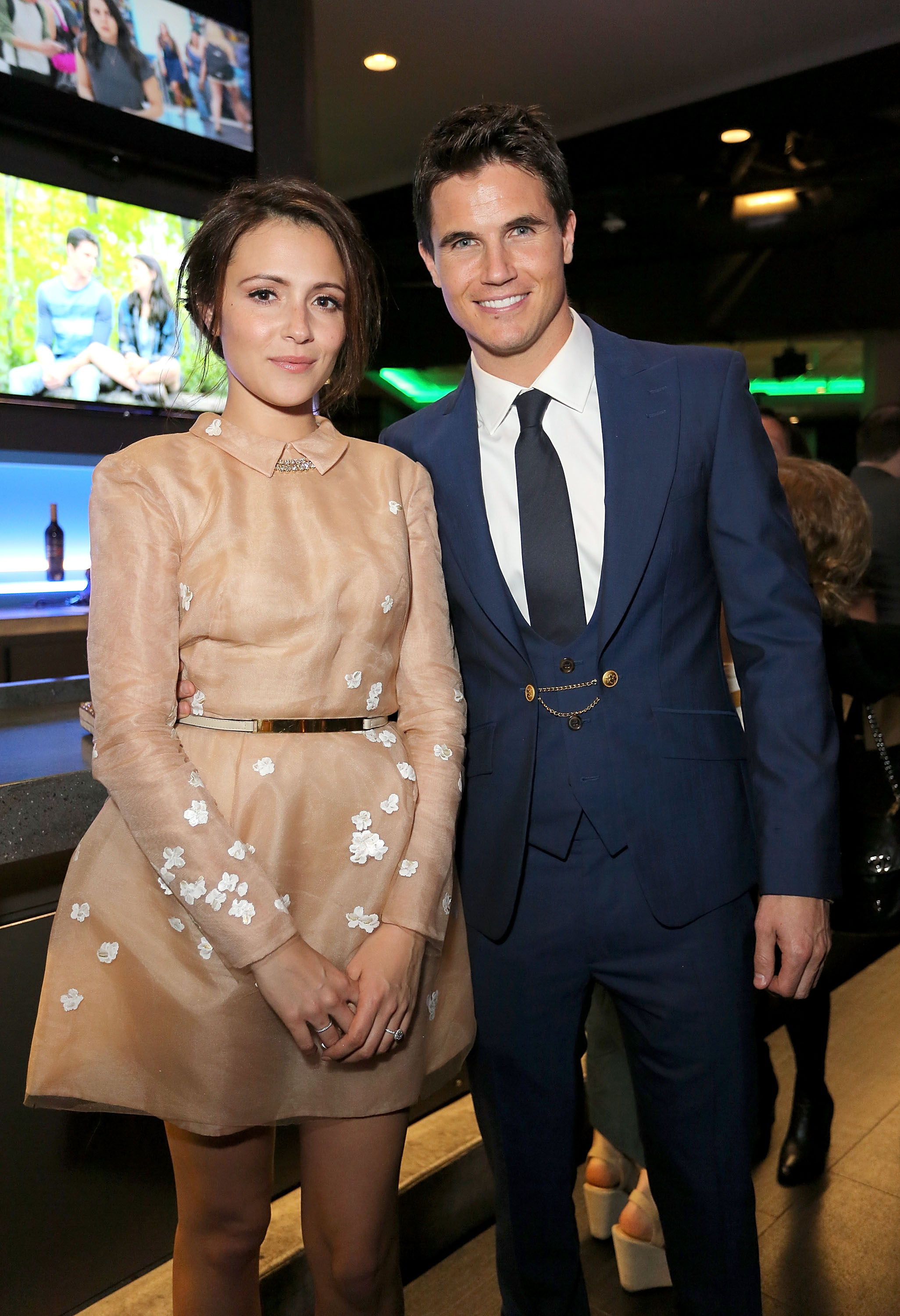 Robbie Amell, Italia Ricci, Nine Lives, The DUFF