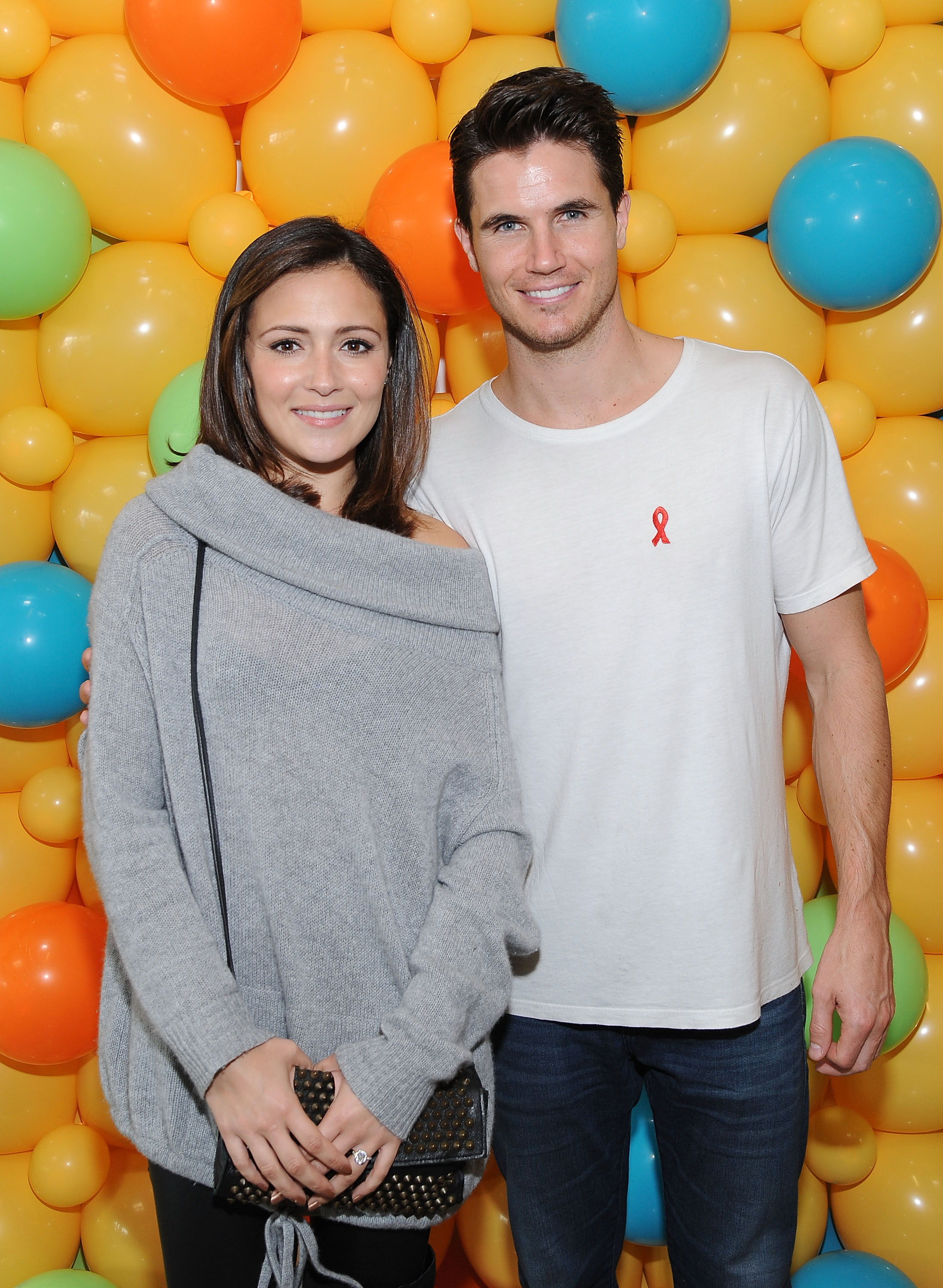 Robbie Amell, Italia Ricci, Nine Lives