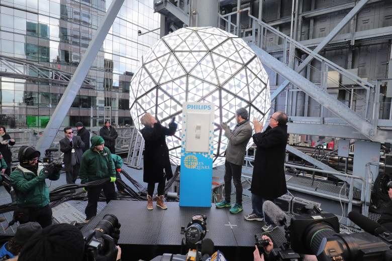 New Year's Eve, New Year's Eve 2016, New Year's Eve 2017, What Channel To Watch New Year's Eve 2016, What Time To Watch New Year's Eve 2017