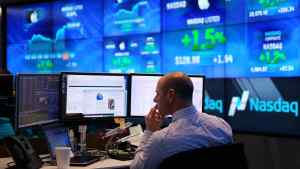 Nasdaq Apple Trader Stock
