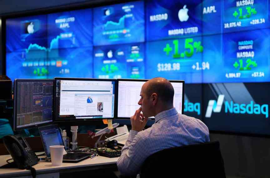 Nasdaq Apple Trader Stock