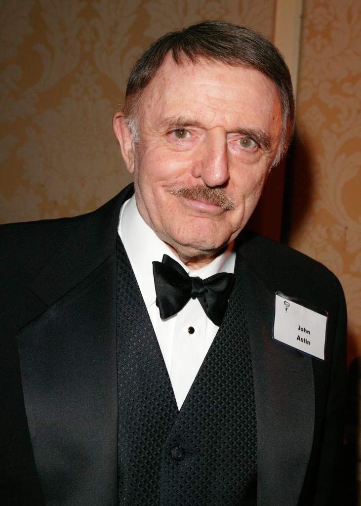 Batman actors alive, John Astin still alive, Ridder Age