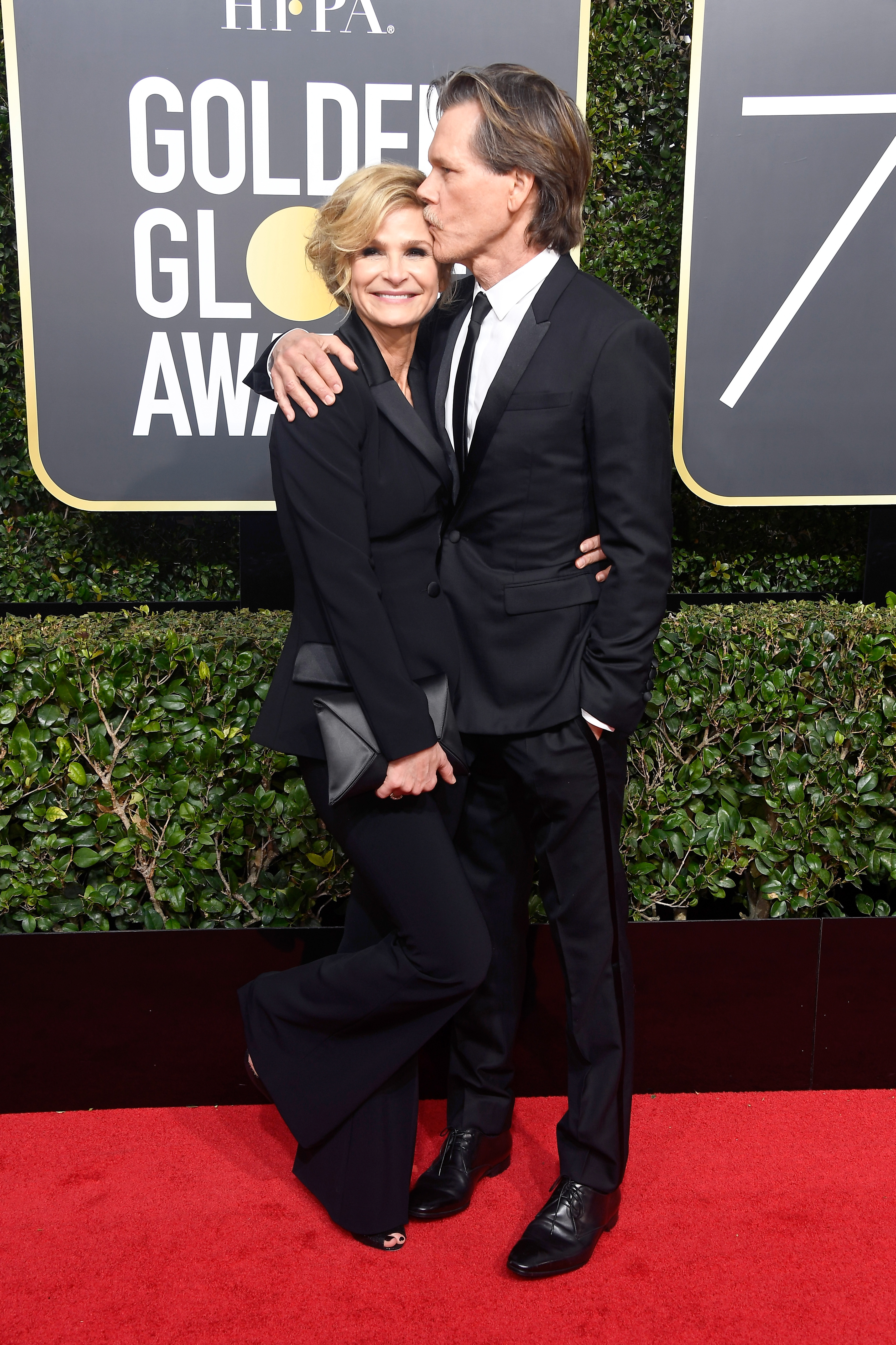 Golden Globes 2018 Protest, Stars Wearing Black At Golden Globes, Who Wore Black On Golden Globes Red Carpet, Actresses Wearing Black To Golden Globe Awards