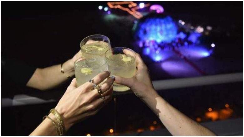 Liquor stores on Thanksgiving