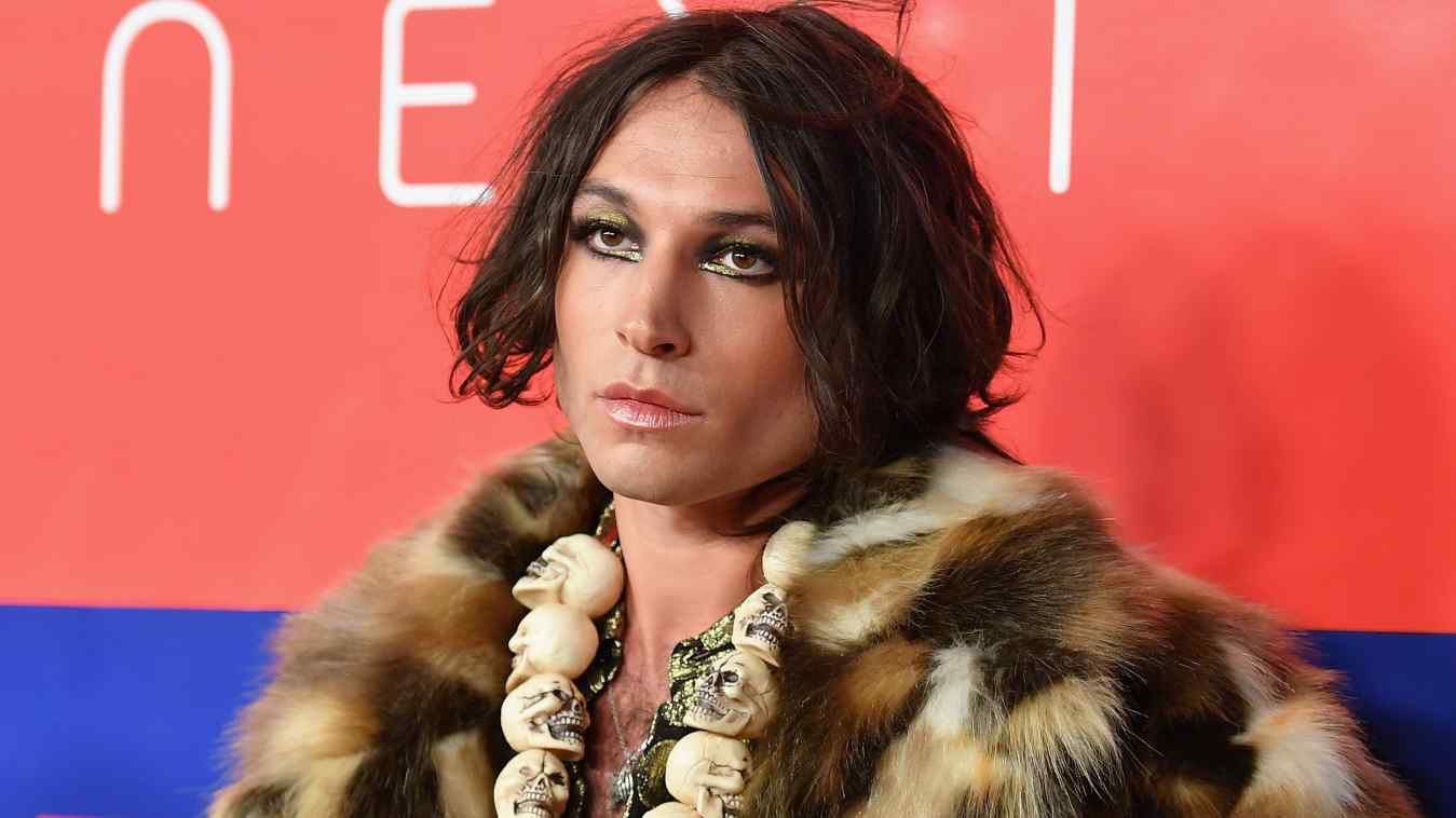 Ezra Miller choking video