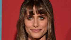 Amanda Peet