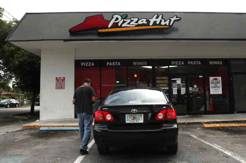 pizza hut open closed