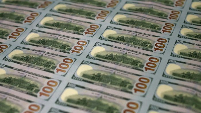 $100 bills