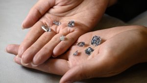 Several blue diamonds.