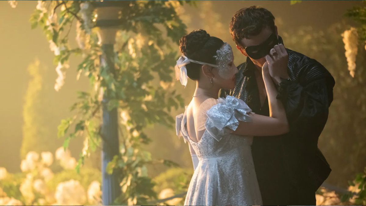 Sophie Baek (Yerin Ha) and Benedict Bridgerton (Luke Thompson) in an image in Bridgerton Season 4