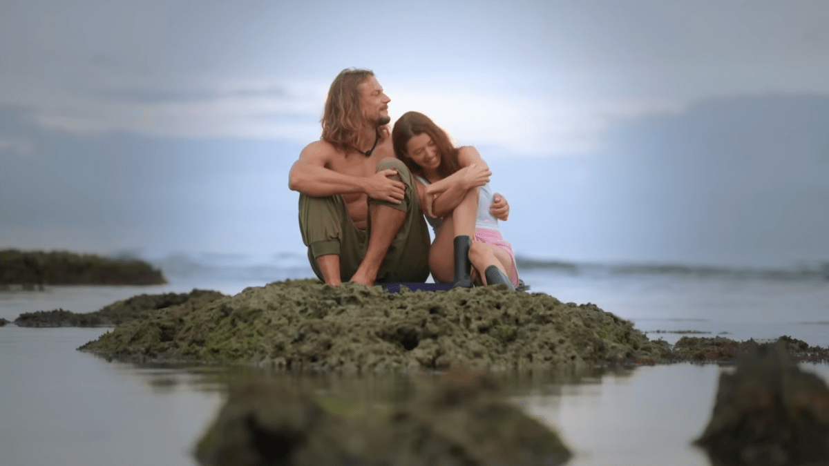 David Genat and Parvati Shallow on "Deal or No Deal Island" Season 2