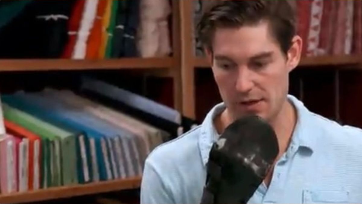 Back in season 5 of Southern Charm, Craig Conover sported a claw-like hand brace after severing tendons in his pinky finger. 