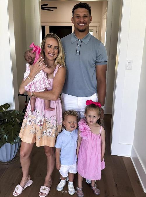Patrick and Brittany Mahomes whole family photo