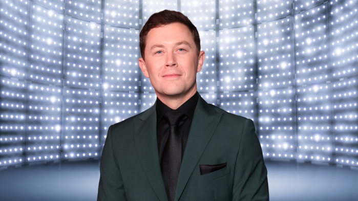 Scotty McCreery posing for a photo