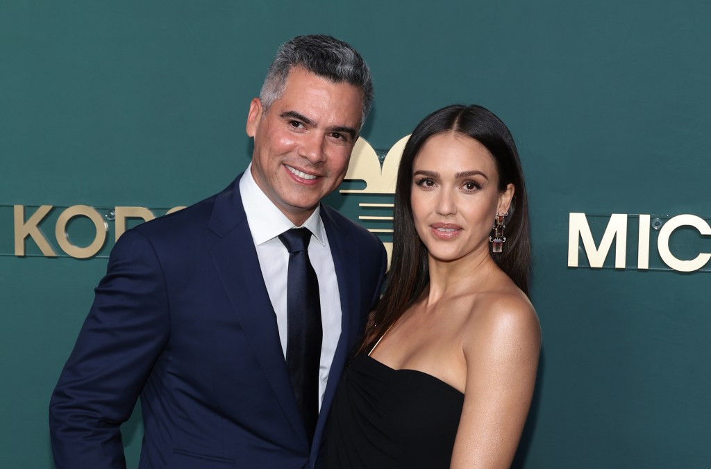Cash Warren and Jessica Alba attend God's Love We Deliver 16th Annual Golden Heart Awards in 2022