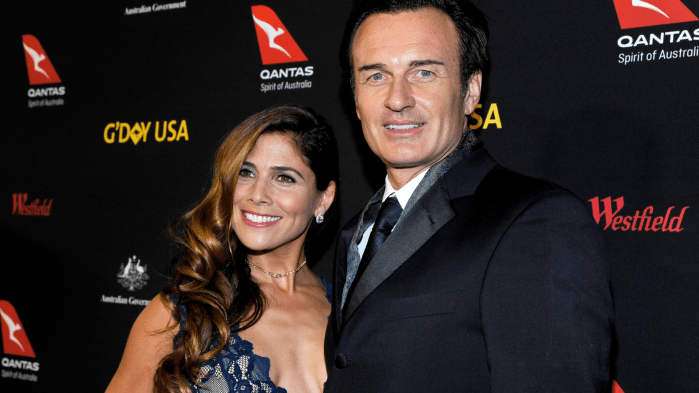 Kelly (L) and Julian McMahon