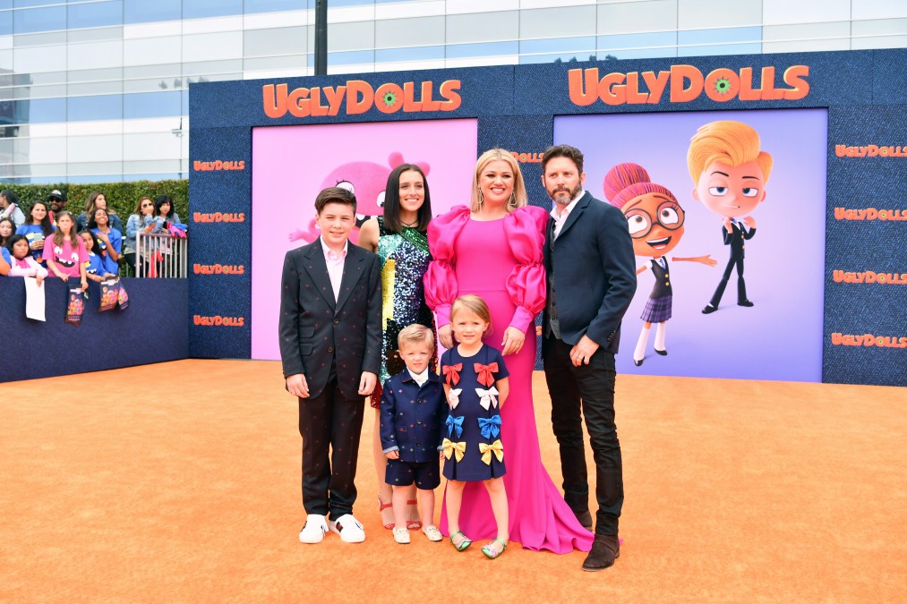 Seth Blackstock, Remington Alexander Blackstock, Savannah Blackstock, Kelly Clarkson, River Rose Blackstock, and Brandon Blackstock