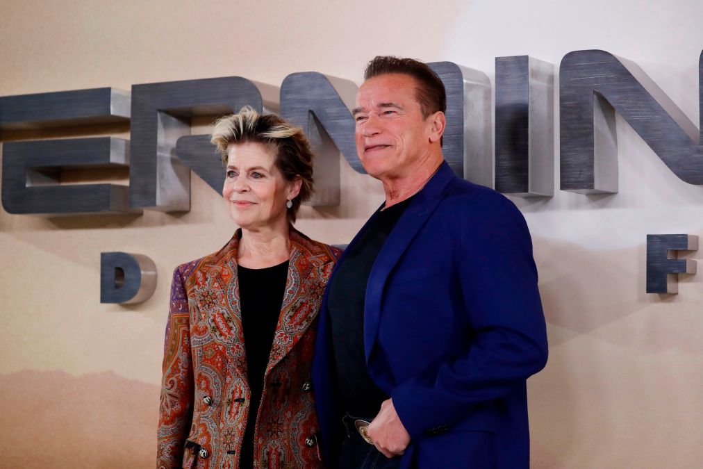Austrian-US actor Arnold Schwarzenegger (R) and US actress Linda Hamilton (L)