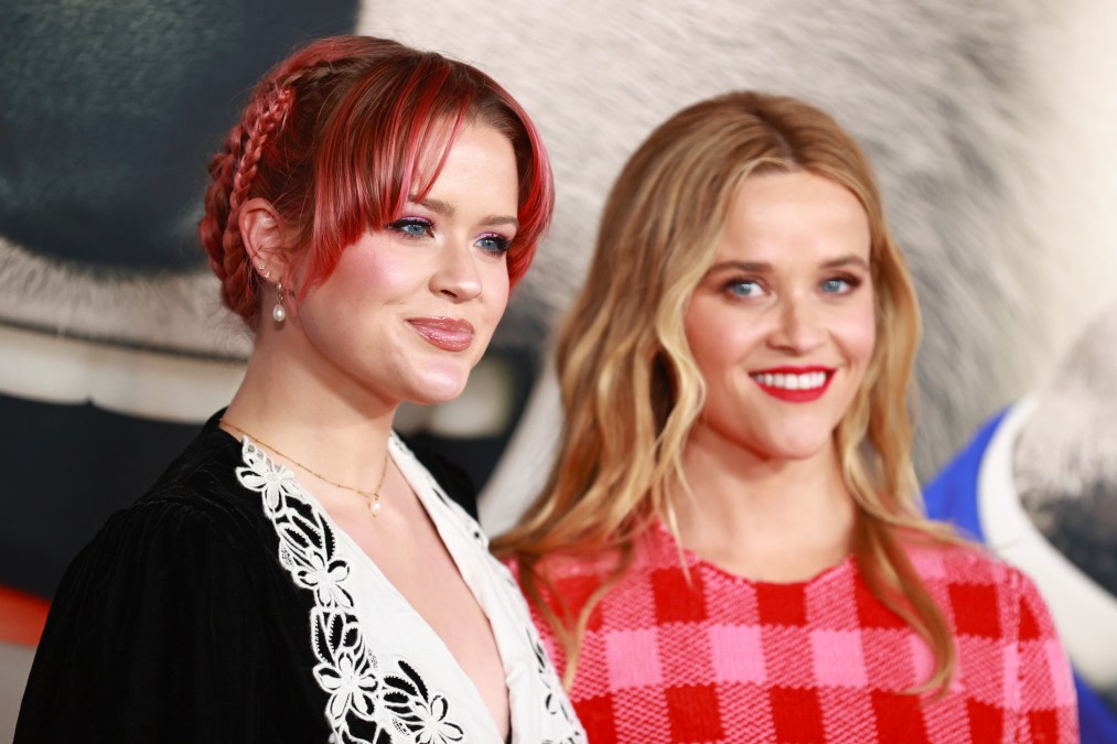 Ava Elizabeth Phillippe and Reese Witherspoon 