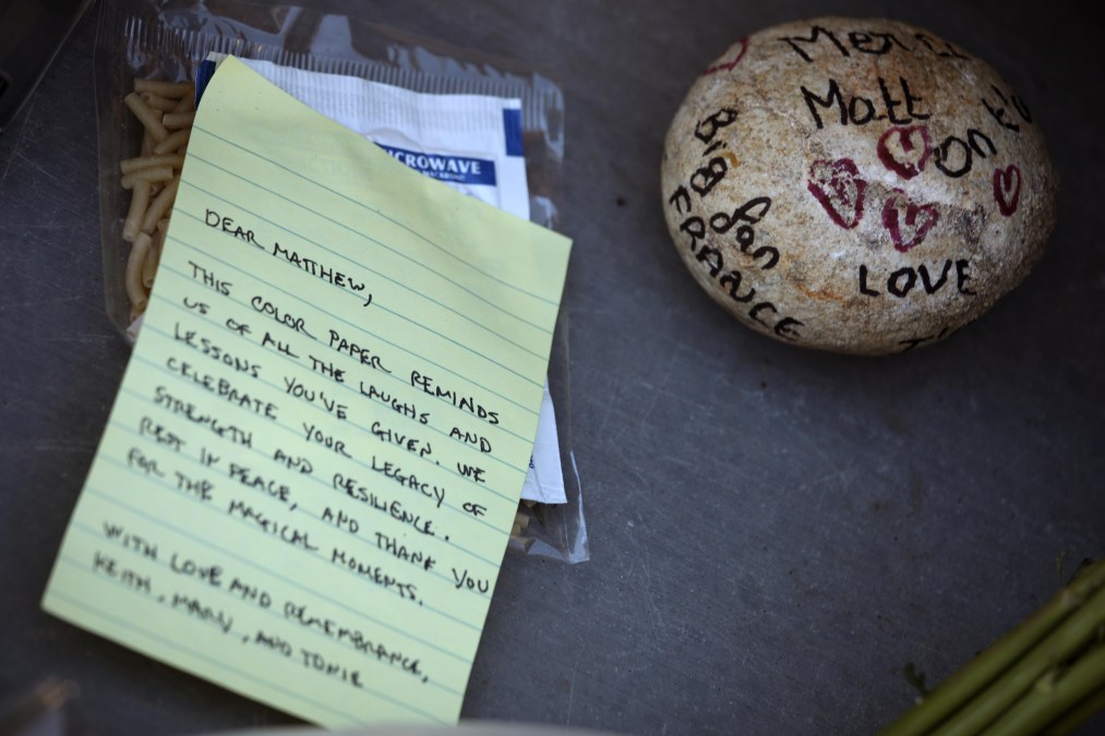 note from a fan to Matthew Perry 