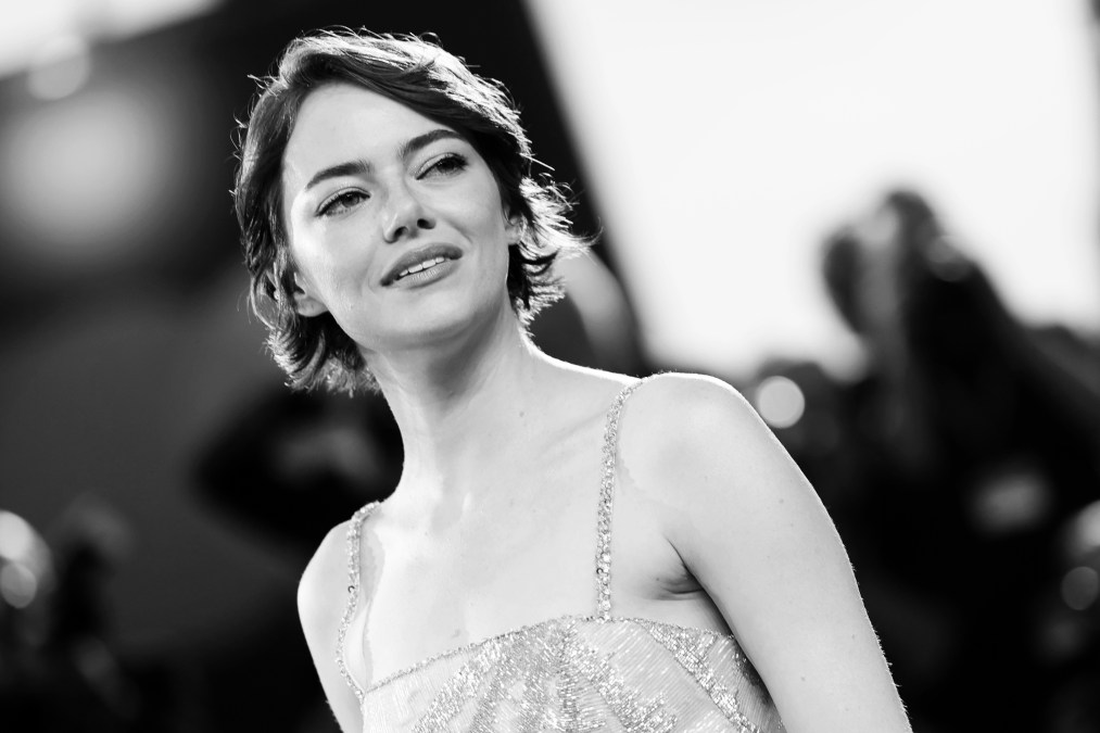 Emma Stone attends the "Bugonia" red carpet 