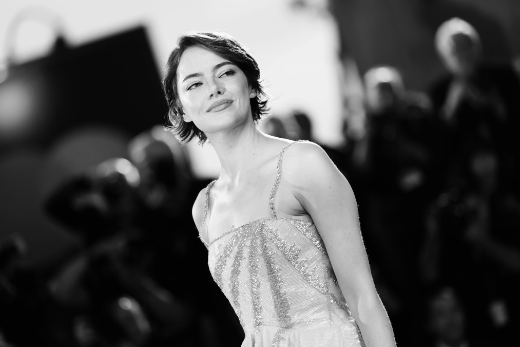 Emma Stone attends the "Bugonia" red carpet 