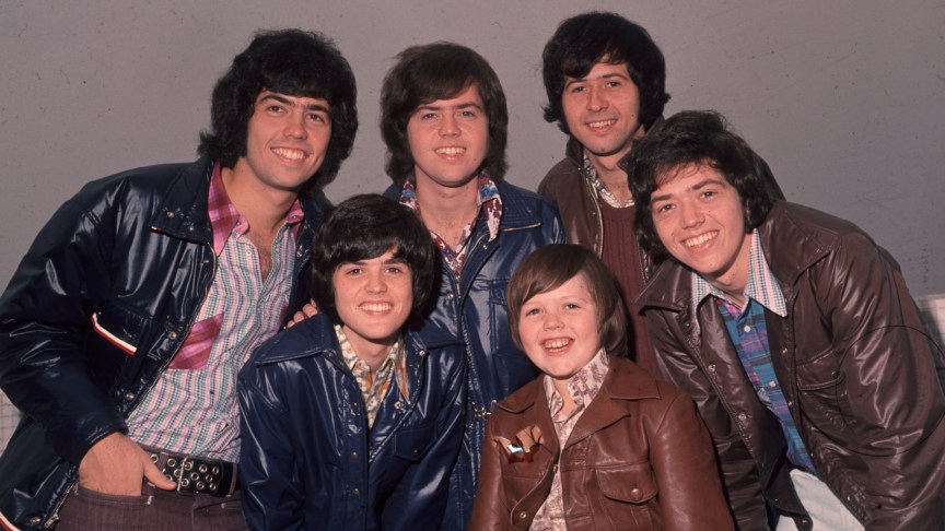Alan, Wayne, Merrill, Jay and Donny Osmond smiling