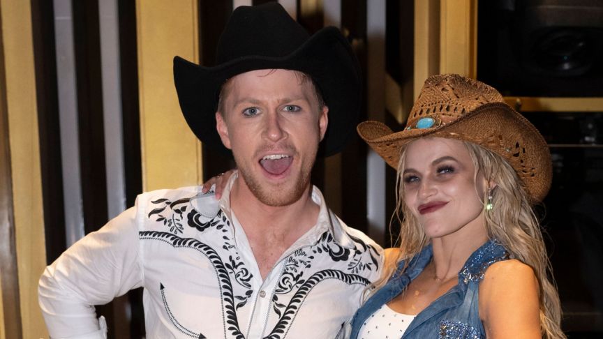 Robert Irwin, Witney Carson