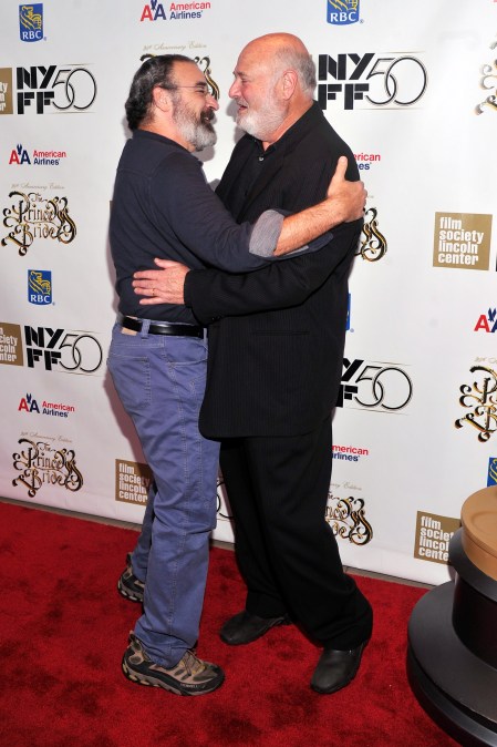 Mandy Patinkin and Rob Reiner embrace